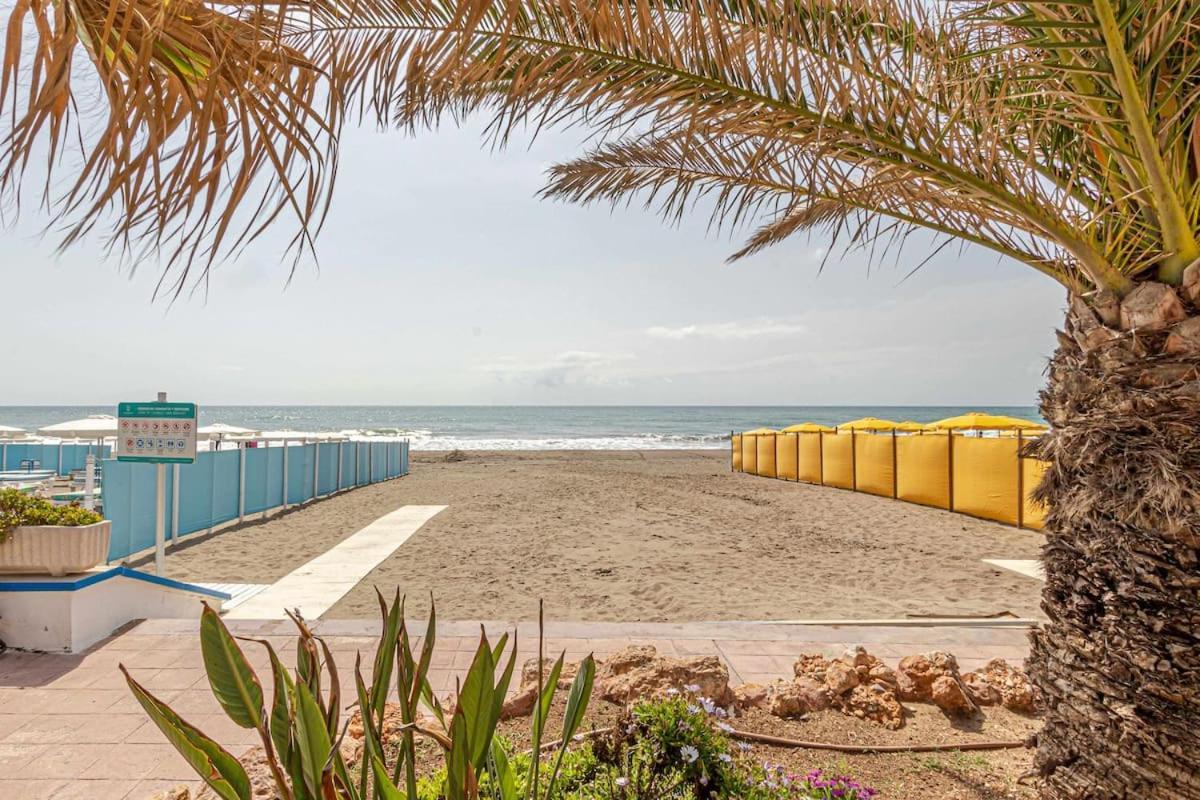 797 Holiday Rentals- Duplex Para 7 En La Carihuela A 1 Min De La Playa Torremolinos Eksteriør billede