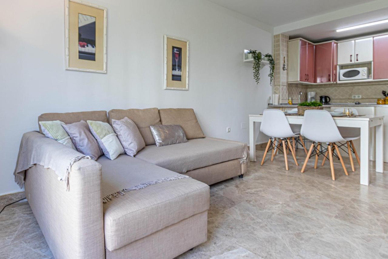 797 Holiday Rentals- Duplex Para 7 En La Carihuela A 1 Min De La Playa Torremolinos Eksteriør billede
