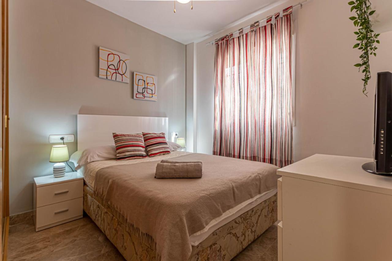 797 Holiday Rentals- Duplex Para 7 En La Carihuela A 1 Min De La Playa Torremolinos Eksteriør billede