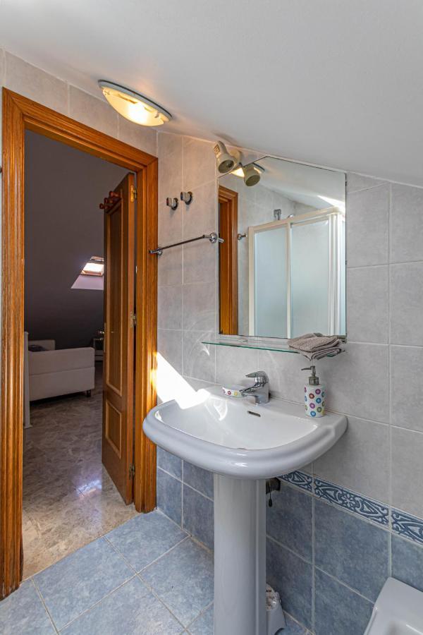 797 Holiday Rentals- Duplex Para 7 En La Carihuela A 1 Min De La Playa Torremolinos Eksteriør billede