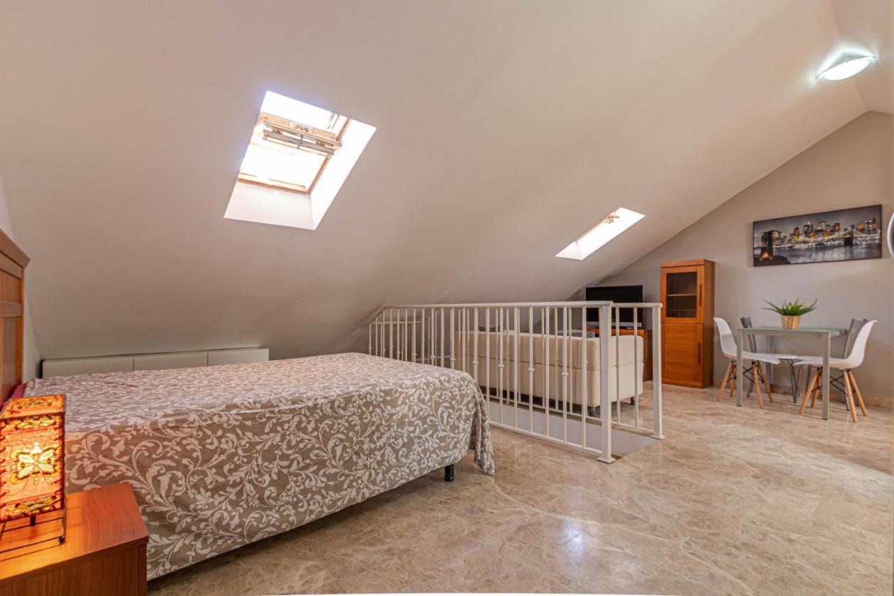 797 Holiday Rentals- Duplex Para 7 En La Carihuela A 1 Min De La Playa Torremolinos Eksteriør billede