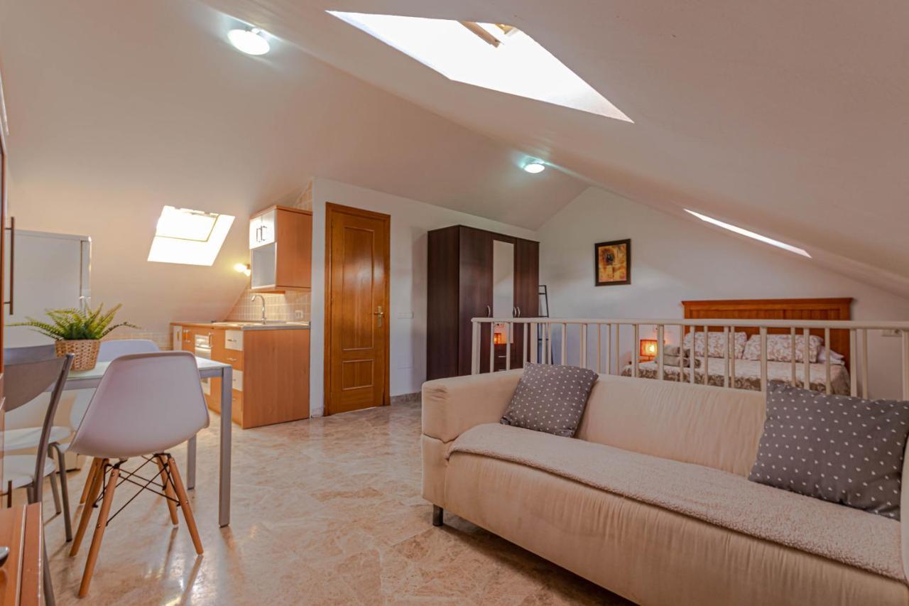 797 Holiday Rentals- Duplex Para 7 En La Carihuela A 1 Min De La Playa Torremolinos Eksteriør billede