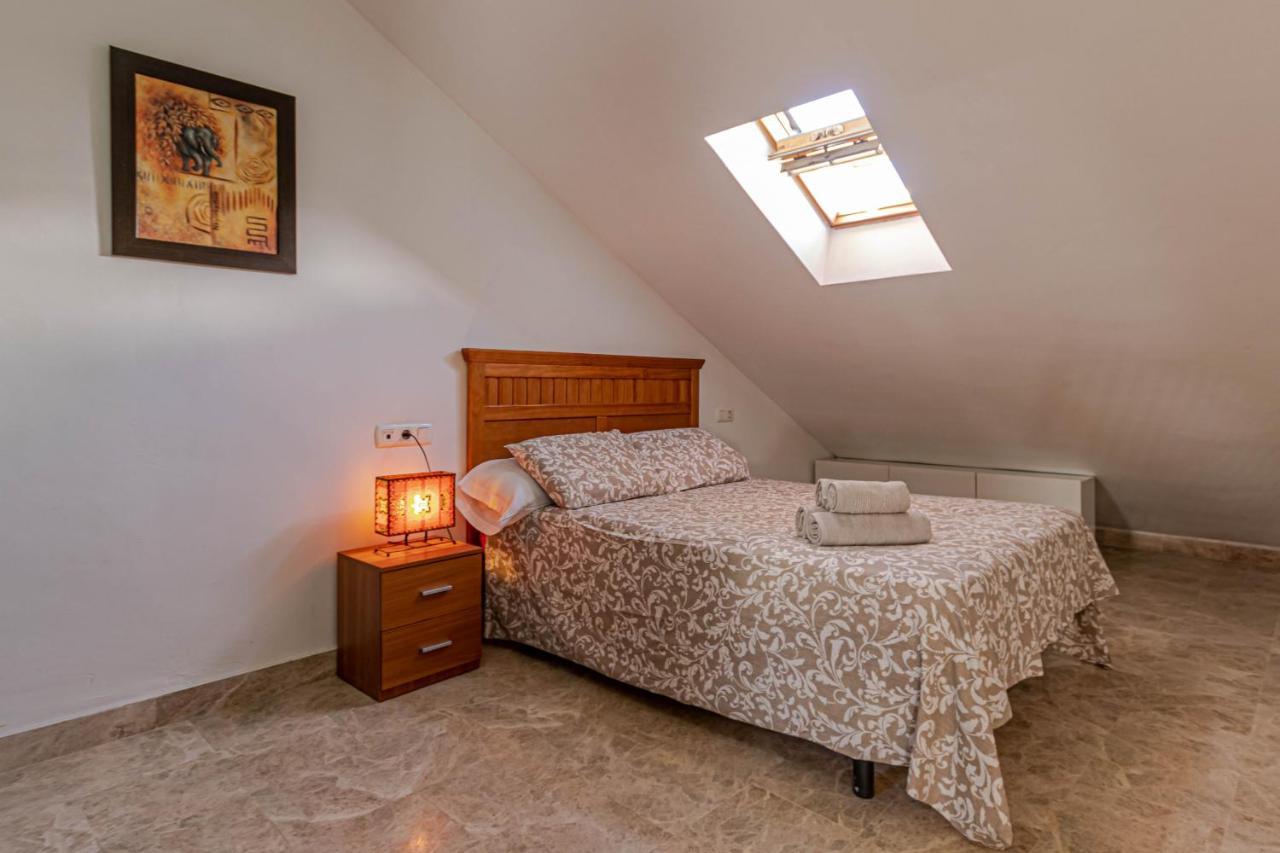 797 Holiday Rentals- Duplex Para 7 En La Carihuela A 1 Min De La Playa Torremolinos Eksteriør billede