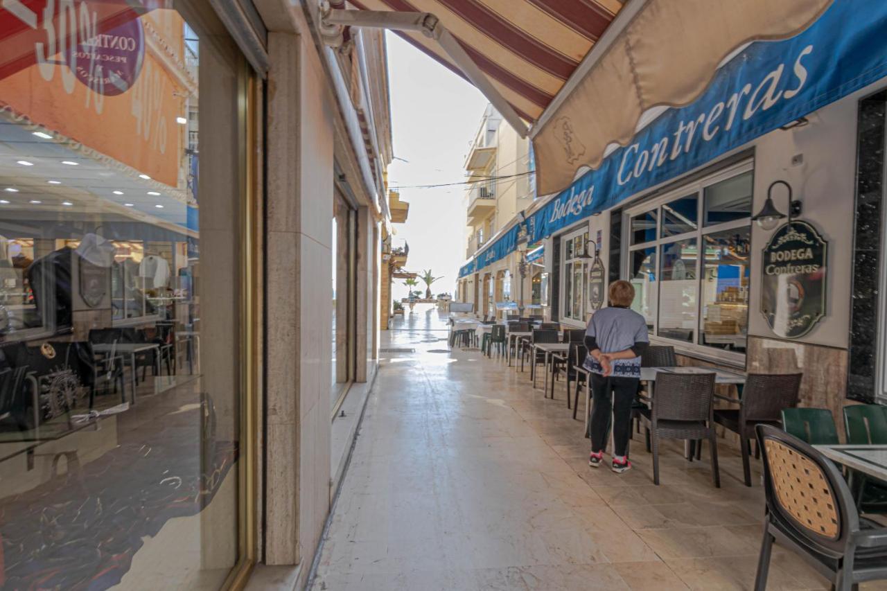 797 Holiday Rentals- Duplex Para 7 En La Carihuela A 1 Min De La Playa Torremolinos Eksteriør billede