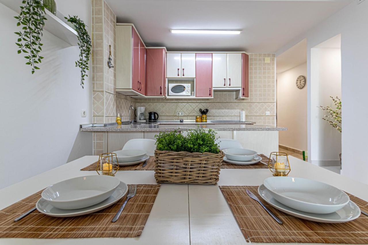 797 Holiday Rentals- Duplex Para 7 En La Carihuela A 1 Min De La Playa Torremolinos Eksteriør billede